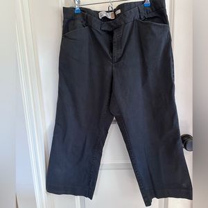 Old Navy capri pants. Size 12